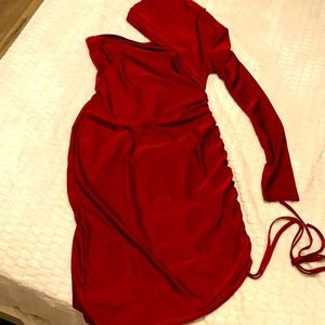 The dress did not fits me I buy this M and I buy this S that’s why I’m selling.